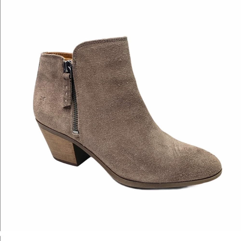 FRYE Judith Bootie Tan Brown Taupe Suede Chunk Stacked Heel ankle boots size 9